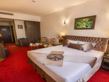 عکس هتل کیانا مشهد