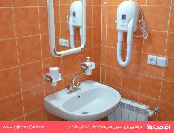 تصویر مجتمع گردشگری آفتاب چغاخور بروجن