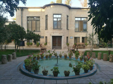 تصویر اقامتگاه"خانه باغ ایرانی"اتاق بیژن سمندر