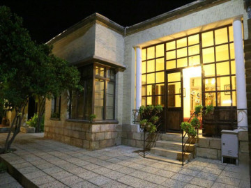 تصویر اقامتگاه"خانه باغ ایرانی"صدرالدین محلاتی