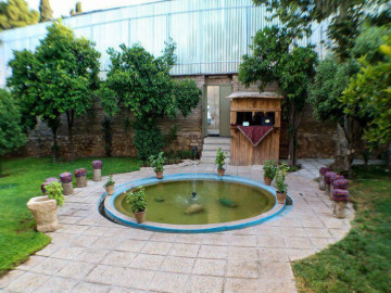 تصویر اقامتگاه"خانه باغ ایرانی"اتاق احمد شاملو