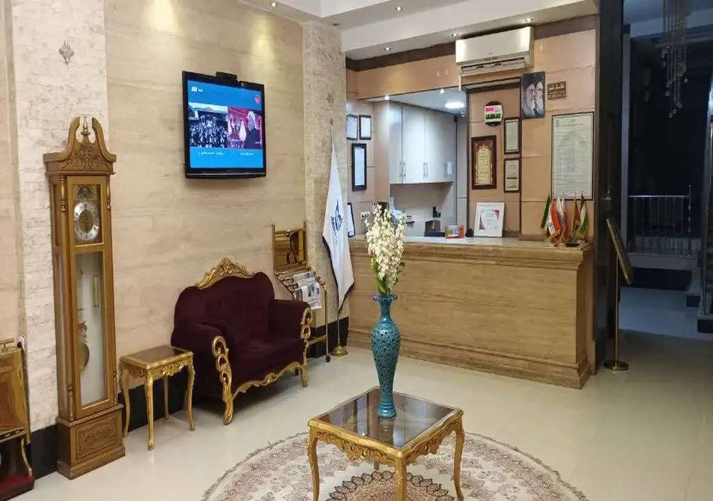 تصویر هتل آپارتمان معین درباری مشهد