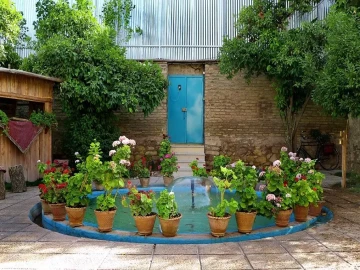تصویر خانه باغ ایرانی(نیما یوشیج)