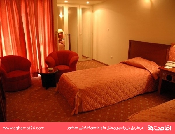 تصویر هتل آزادی بم