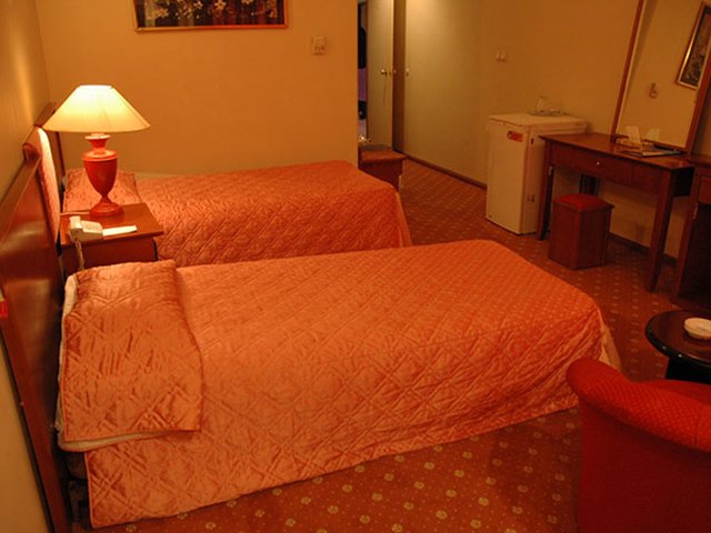 تصویر هتل آزادی بم