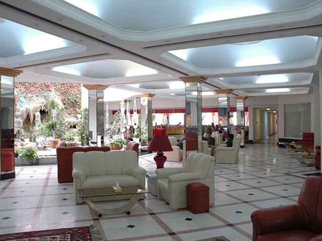 تصویر هتل آزادی بم