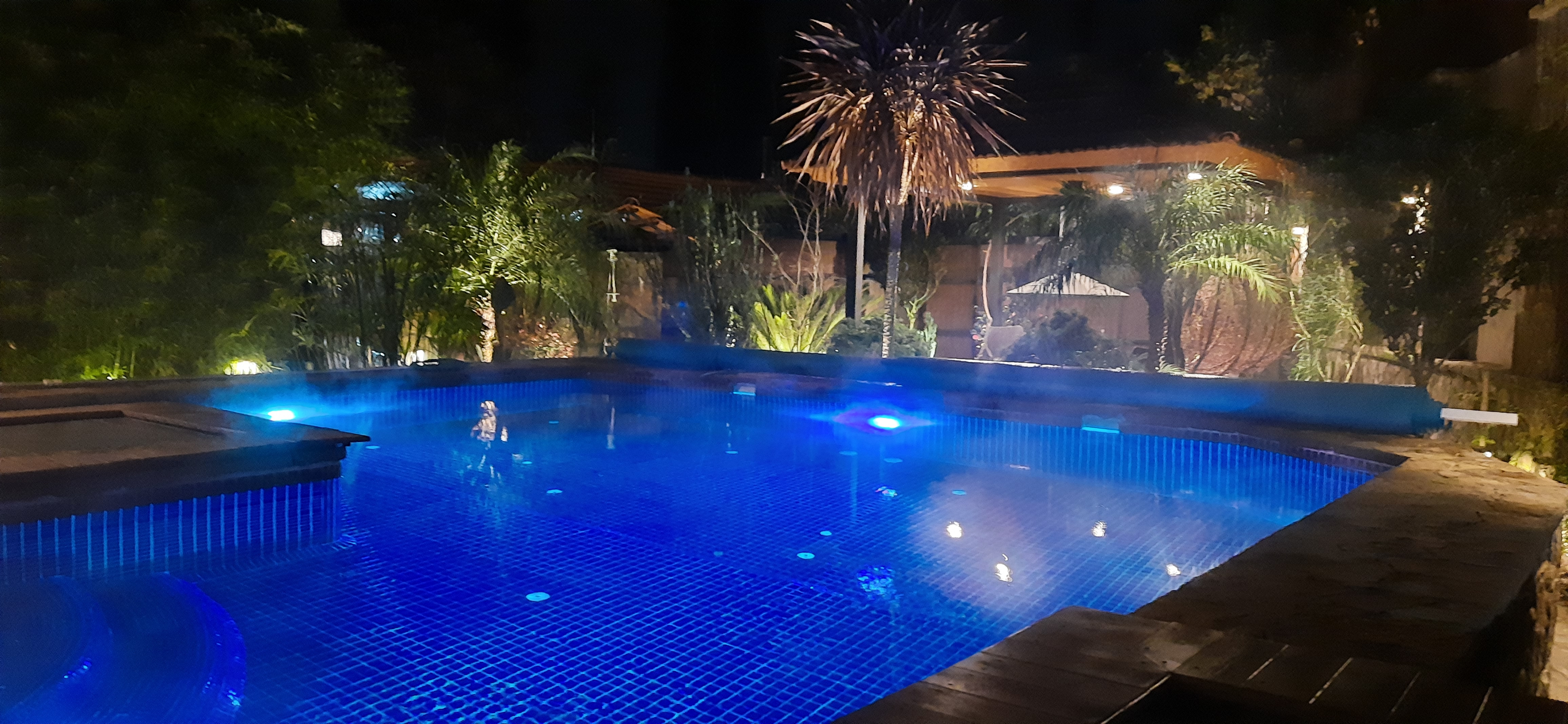 عکس کلبه لاکچری استخردار آبگرم