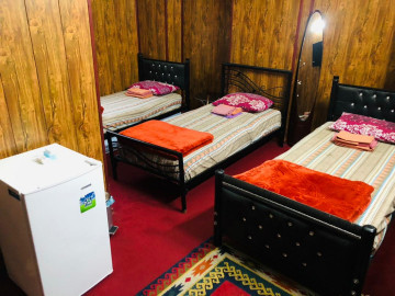 عکس مهمانپذیر شهسوار - اتاق سه تخته