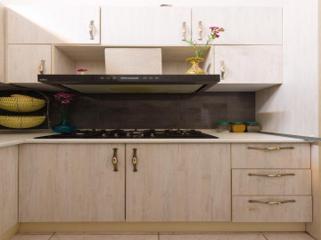 عکس بوم‌گردی ماه بی‌بی (دورمیتوری)