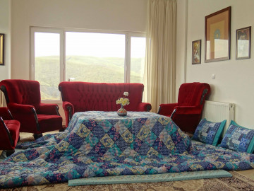 عکس ویلا و اقامتگاه ییلاقی خانه رنگی طرقبه