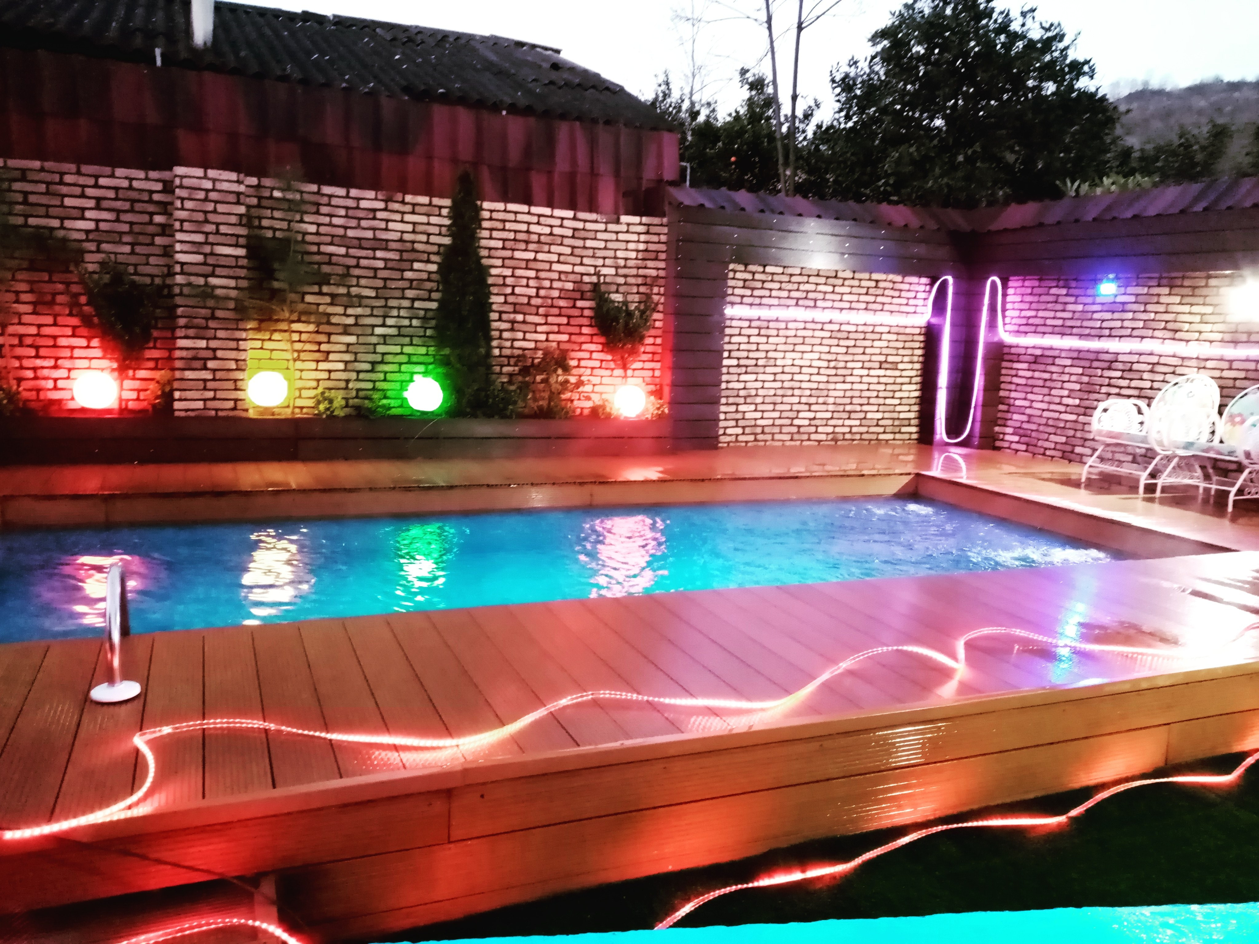 عکس ویلااستخردارآبگرم تمیز دلفین