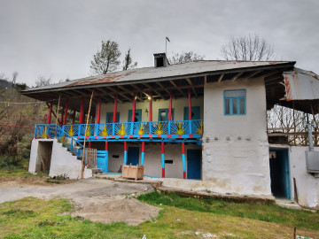 عکس خونه دنج وسرسبزمادر جون فومن