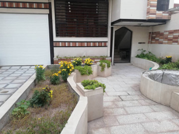 عکس منزل مبله شیک حیاط دار