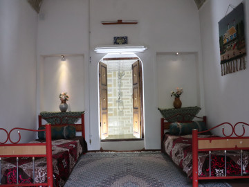 عکس بوم‌گردی عمارت دلگشای ماهان (سوئیت سنتی شاه نشین)