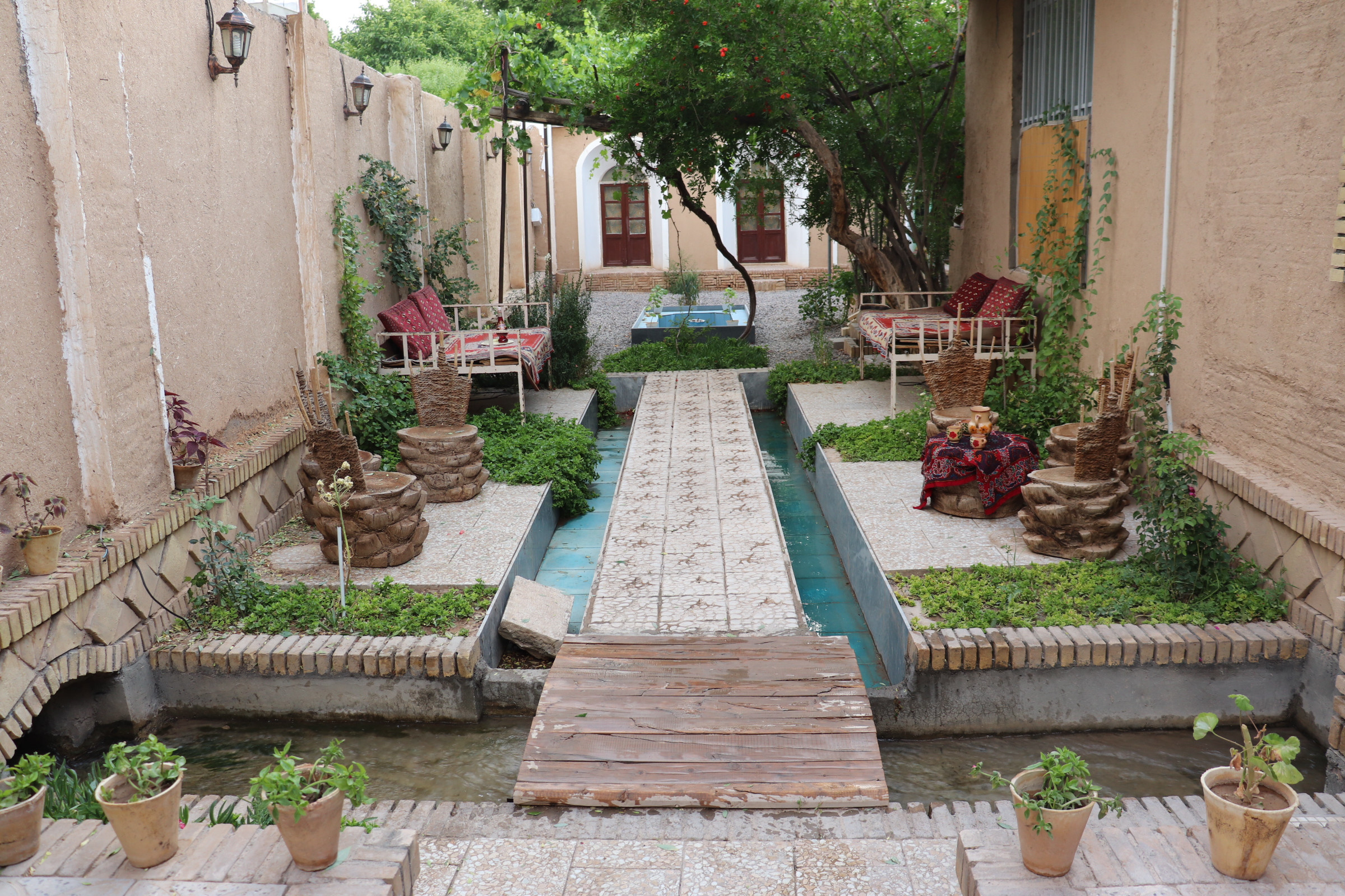 عکس بوم‌گردی عمارت دلگشای ماهان (سوییت سنتی کوچک 1)