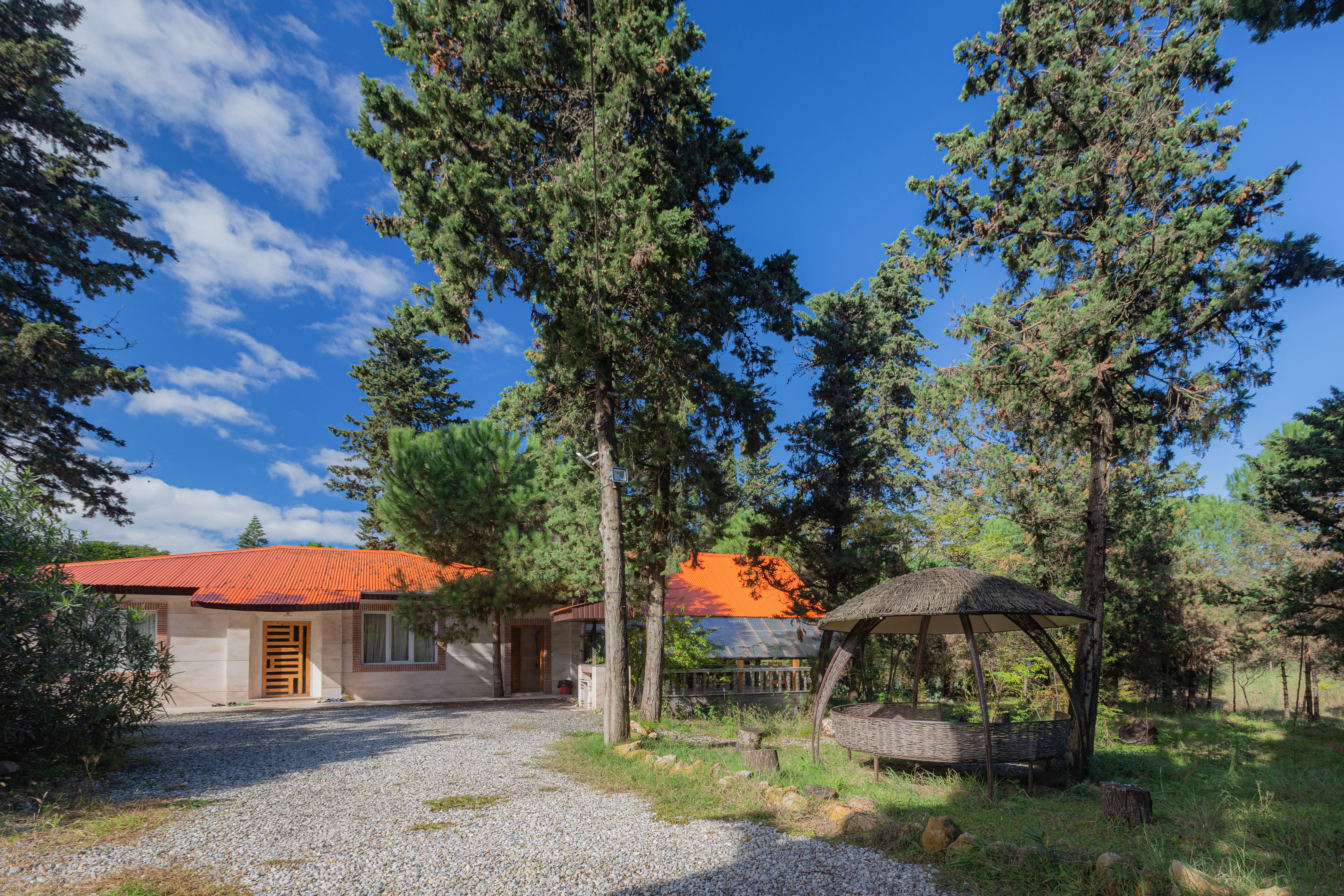 عکس ویلا رامسر ساحلی استخردار آب‌گرم با باغ اختصاصی