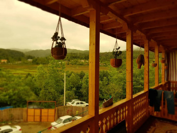 عکس عمارت بوم‌گردی گلناز