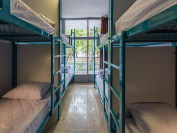 عکس هاستل رگ راگ (اتاق خوابگاهی بانوان)