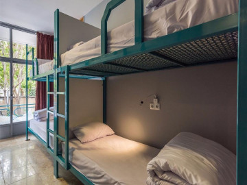 عکس هاستل رگ راگ (اتاق خوابگاهی آقایان)