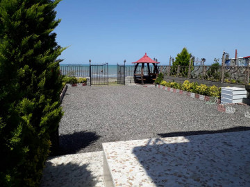 عکس ویلای ساحلی نوساز لب دریا بندرانزلی(همکف)