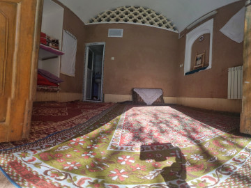 عکس بوم‌گردی وارُن اتاق کاهگلی - ورزنه 