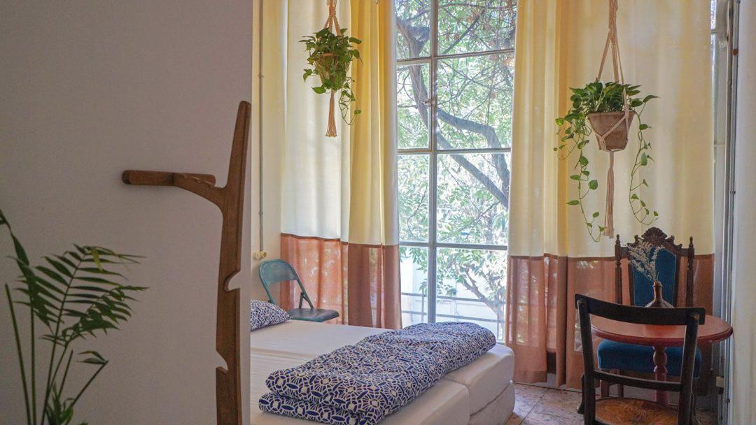 عکس مهمانپذیر کرگدن (اتاق آفتاب)