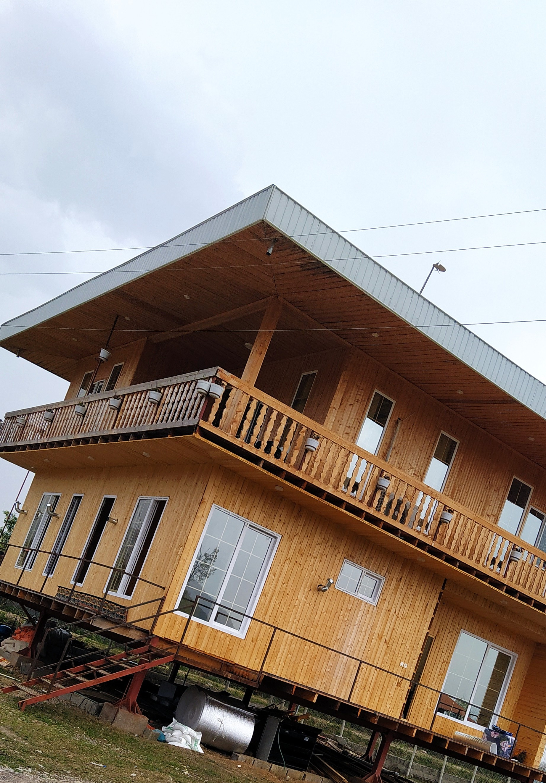 عکس ویلای چوبی هفت خوابه مهرسام