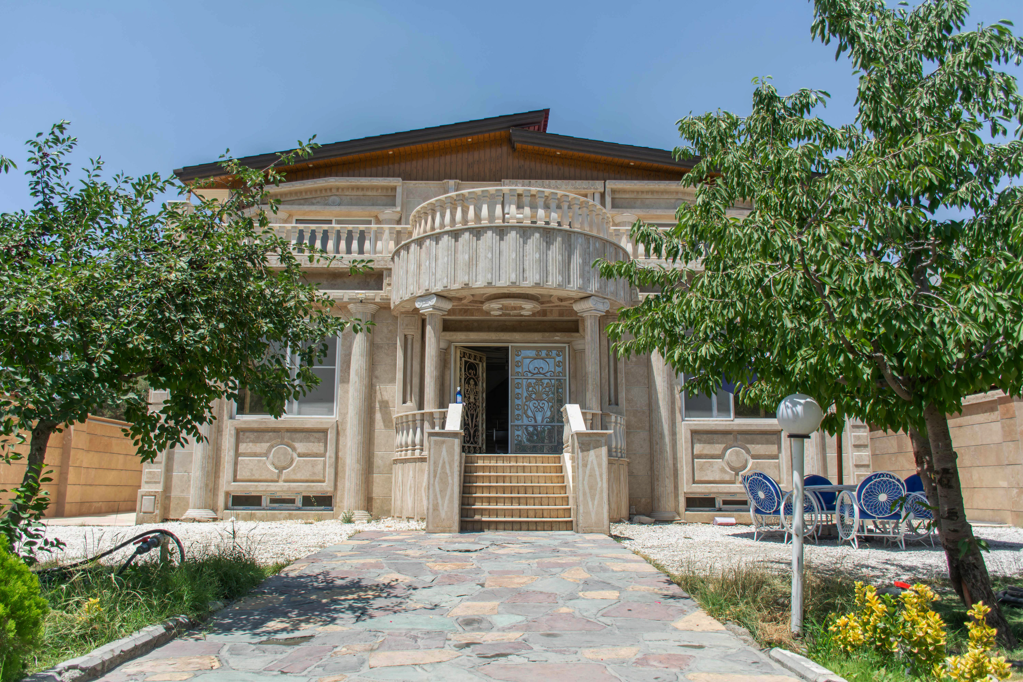 عکس ویلا تریپلکس استخر دار کردان