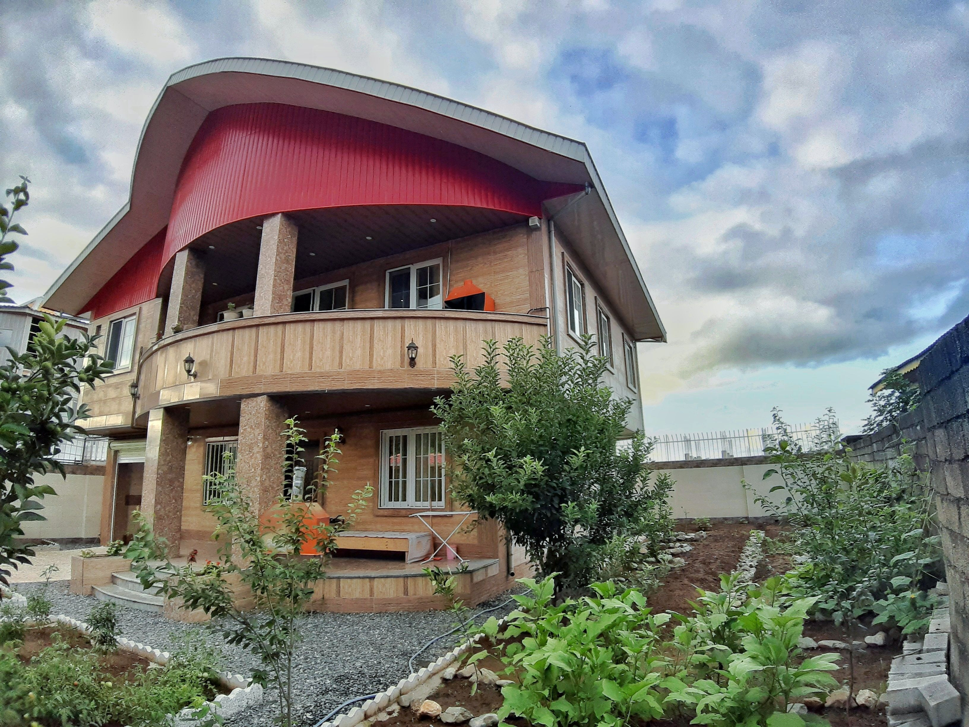 عکس ویلا نوساز درمجاورت جنگل و رودخانه