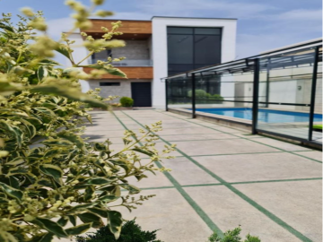 تصویر ویلا مدرن کرتنوال استخر آب گرم سرپوشیده شیشه ای