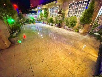 تصویر دربست، استخر سرپوشیده آبگرم ،فوتبال دستی