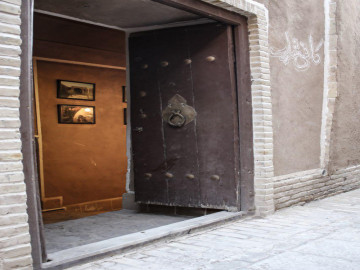 تصویر اقامتگاه سنتی "شعر باف" اتاق سه دری میخک
