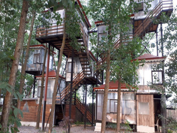 تصویر اقامتگاه تی تی نار(آلاچیق درختی 7 متری)