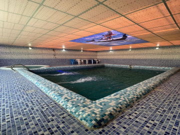 تصویر اجاره روزانه ویلا با استخر سرپوشیده و جکوزی در شهریار