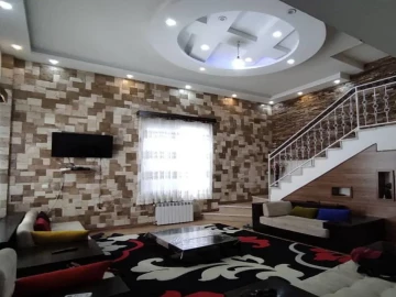 عکس کارن با فوتبال دستی